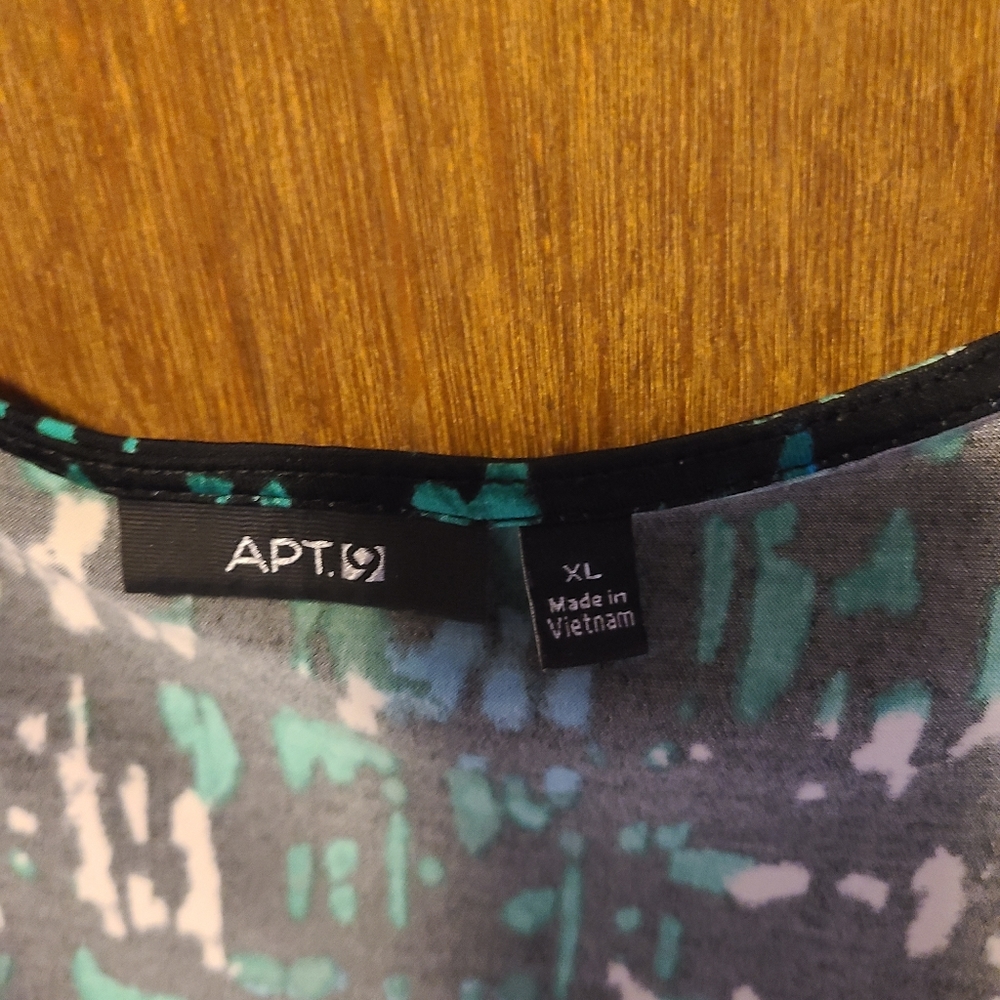 Dress - Picture 4 of 4